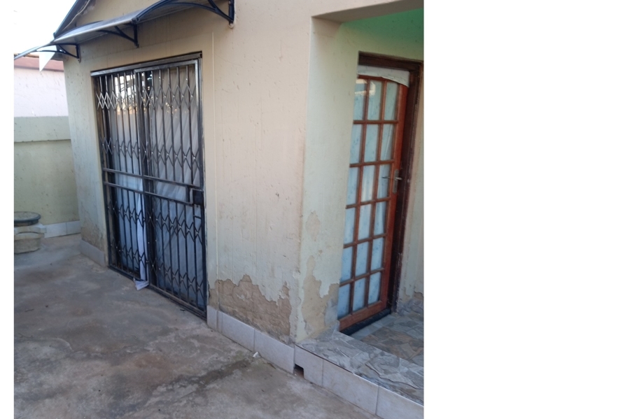 3 Bedroom Property for Sale in Thulani Gauteng