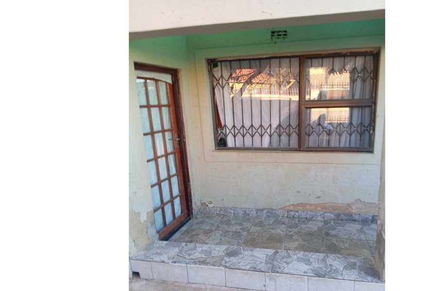 3 Bedroom Property for Sale in Thulani Gauteng