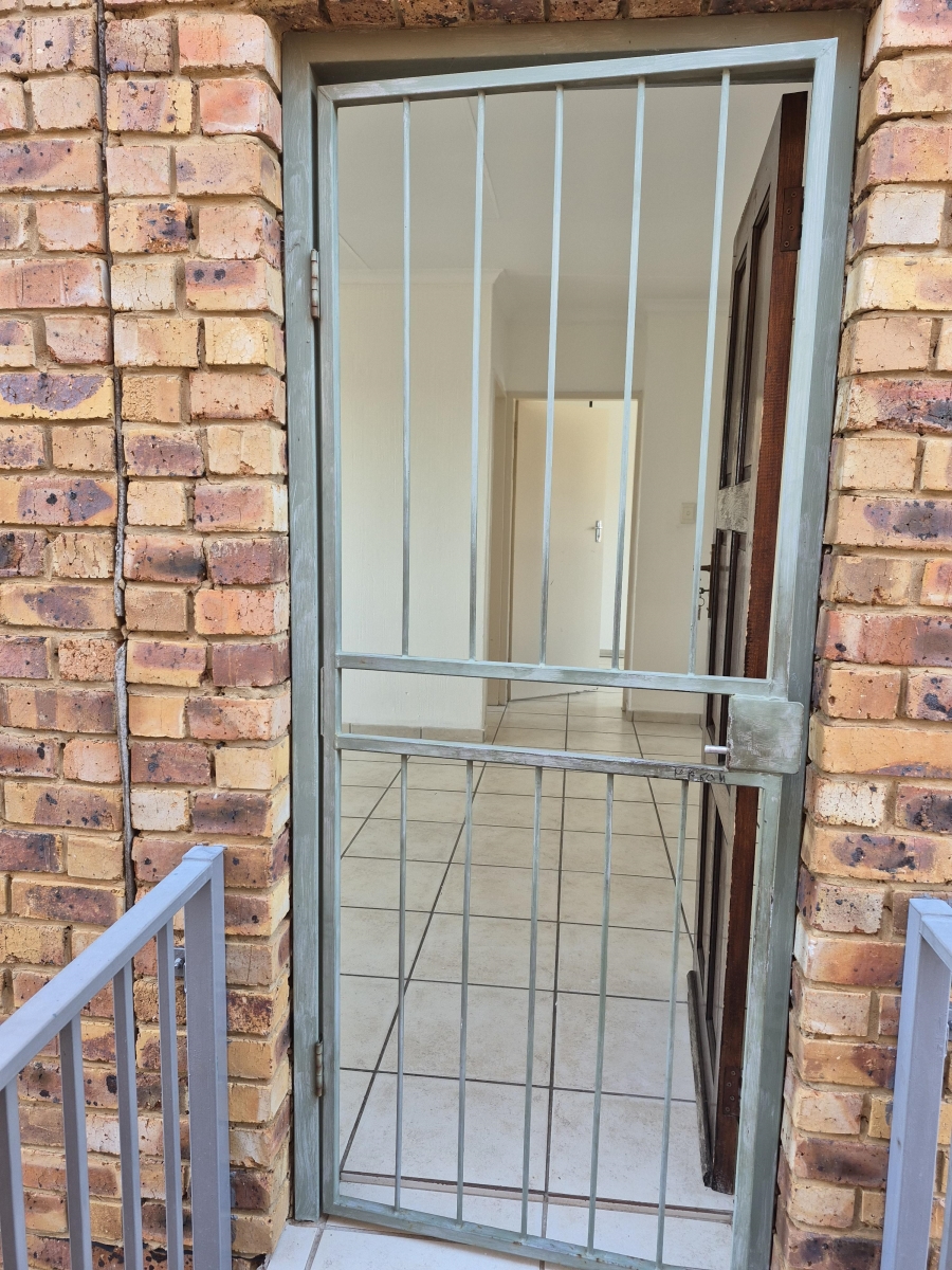 To Let 2 Bedroom Property for Rent in Annlin Gauteng