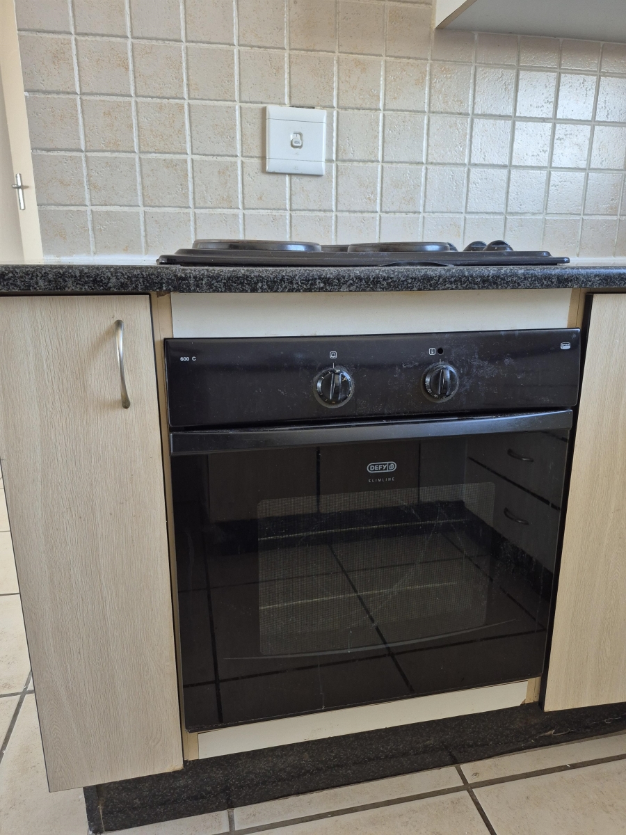 To Let 2 Bedroom Property for Rent in Annlin Gauteng