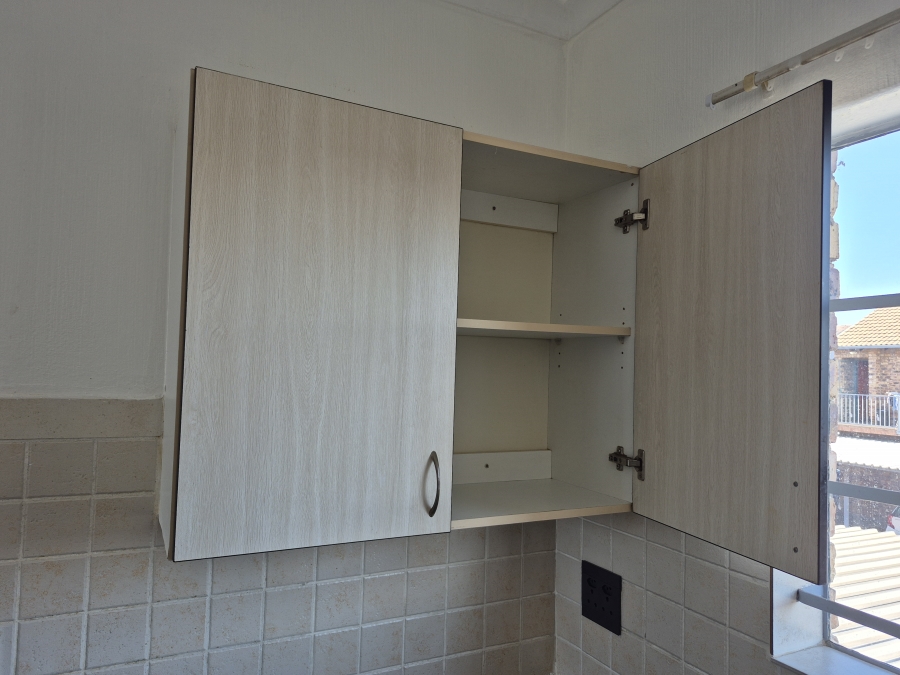To Let 2 Bedroom Property for Rent in Annlin Gauteng