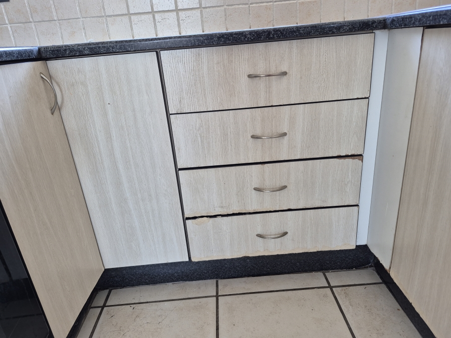 To Let 2 Bedroom Property for Rent in Annlin Gauteng