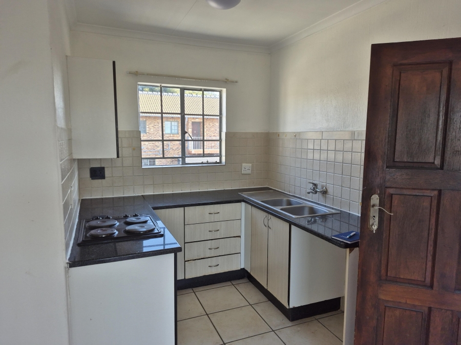 To Let 2 Bedroom Property for Rent in Annlin Gauteng