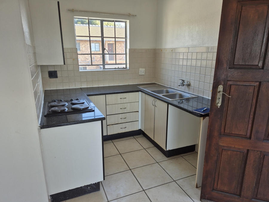 To Let 2 Bedroom Property for Rent in Annlin Gauteng
