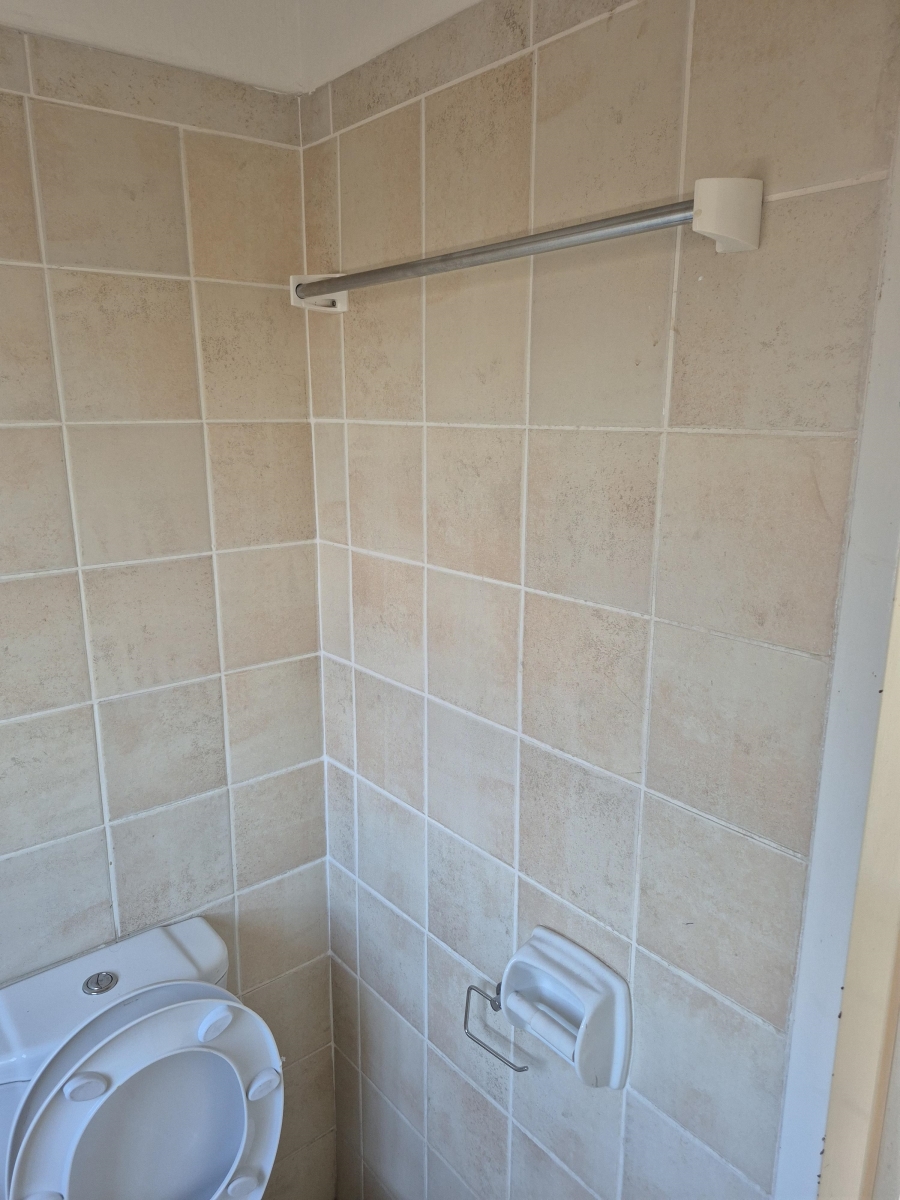 To Let 2 Bedroom Property for Rent in Annlin Gauteng