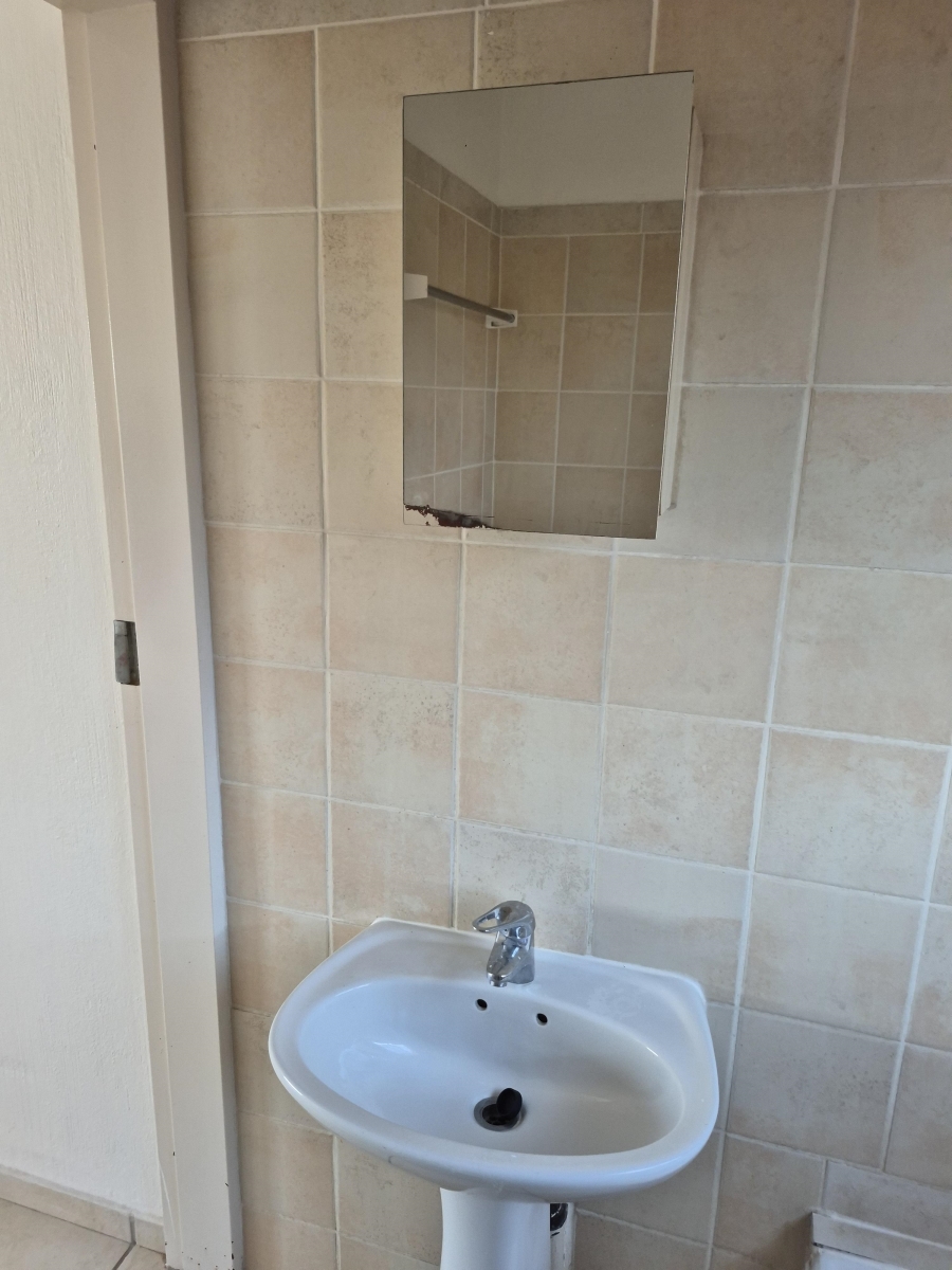 To Let 2 Bedroom Property for Rent in Annlin Gauteng