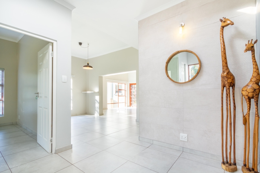 To Let 4 Bedroom Property for Rent in Silver Lakes Golf Estate Gauteng