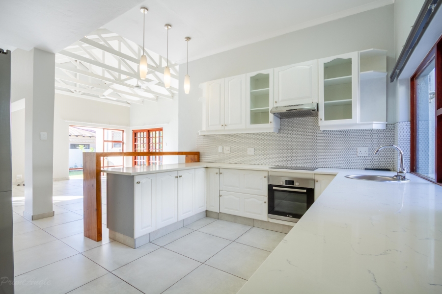 To Let 4 Bedroom Property for Rent in Silver Lakes Golf Estate Gauteng