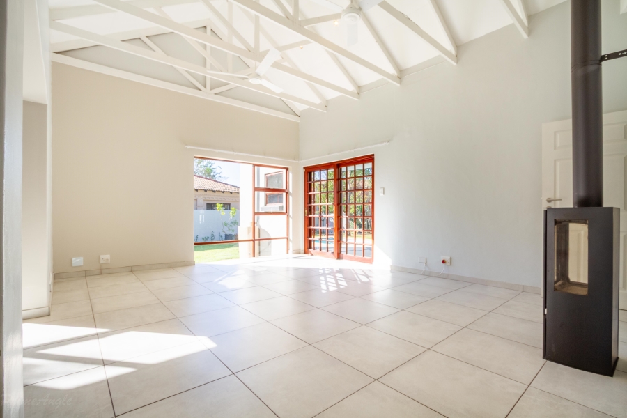To Let 4 Bedroom Property for Rent in Silver Lakes Golf Estate Gauteng