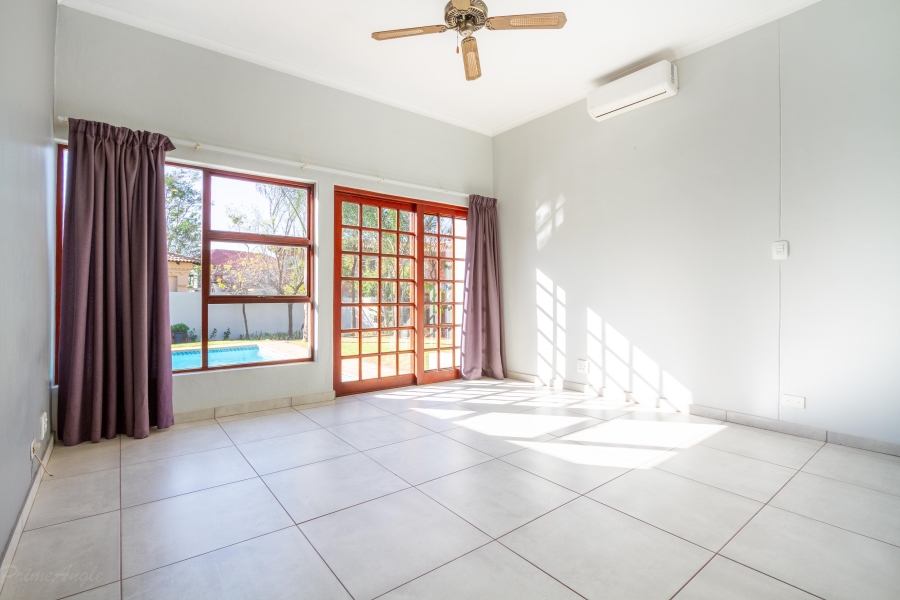 To Let 4 Bedroom Property for Rent in Silver Lakes Golf Estate Gauteng