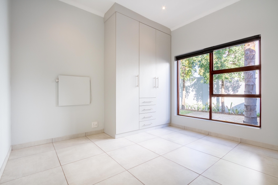 To Let 4 Bedroom Property for Rent in Silver Lakes Golf Estate Gauteng