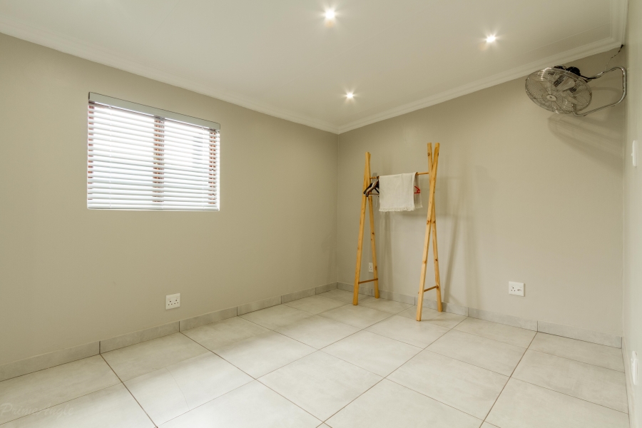 To Let 4 Bedroom Property for Rent in Silver Lakes Golf Estate Gauteng