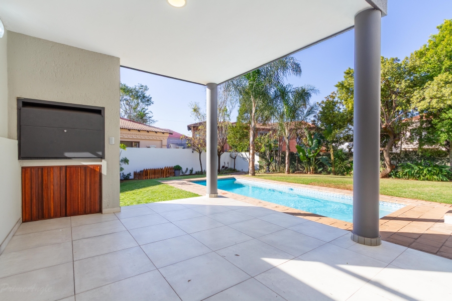 To Let 4 Bedroom Property for Rent in Silver Lakes Golf Estate Gauteng