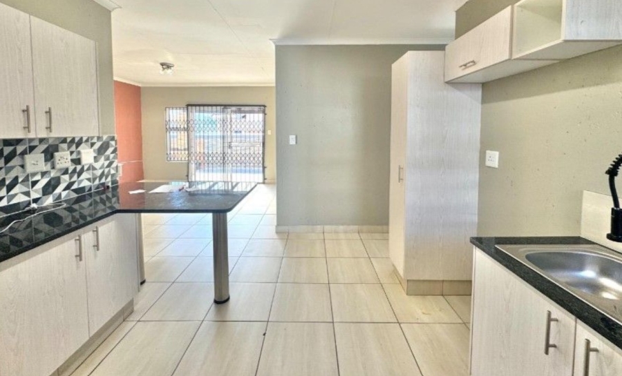3 Bedroom Property for Sale in Roseacre Gauteng