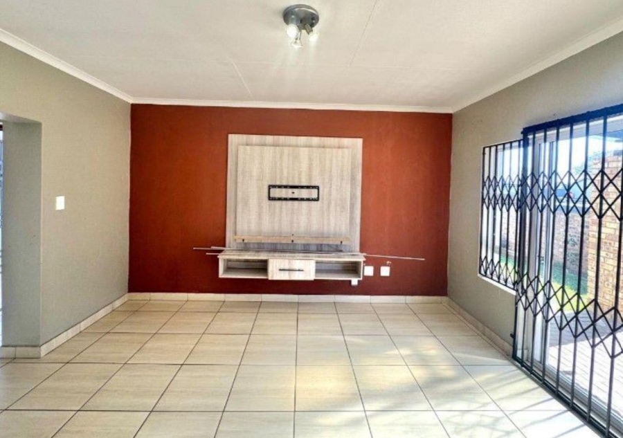 3 Bedroom Property for Sale in Roseacre Gauteng