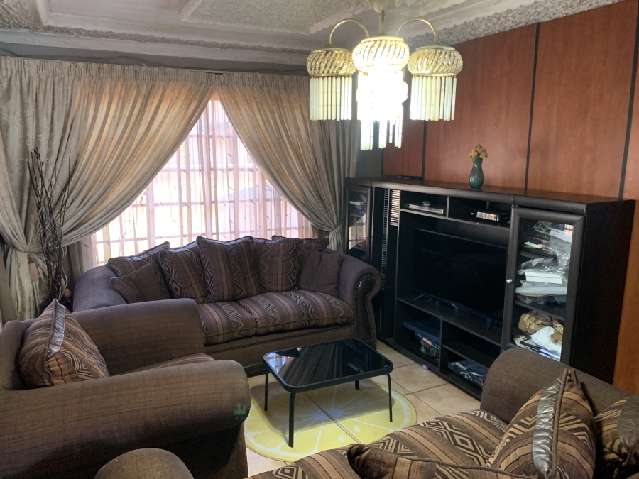 3 Bedroom Property for Sale in Nellmapius Gauteng