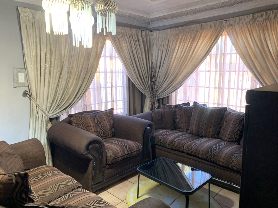 3 Bedroom Property for Sale in Nellmapius Gauteng