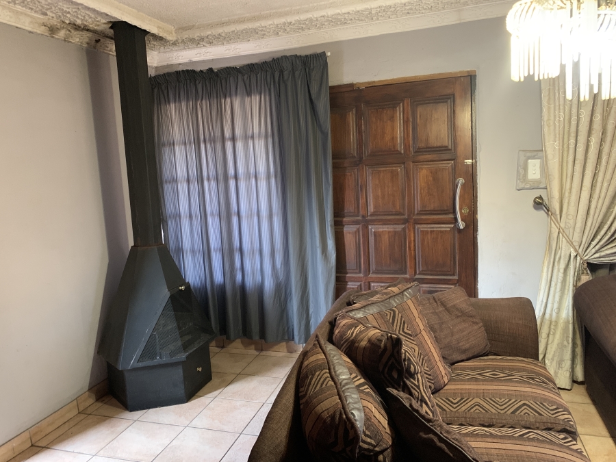 3 Bedroom Property for Sale in Nellmapius Gauteng