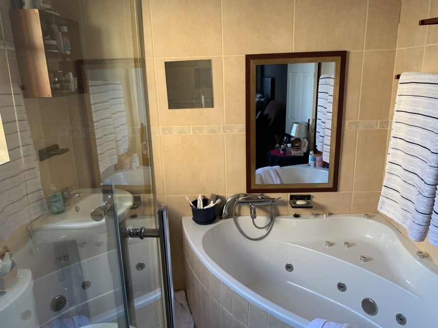3 Bedroom Property for Sale in Nellmapius Gauteng