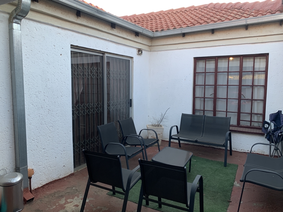 3 Bedroom Property for Sale in Nellmapius Gauteng