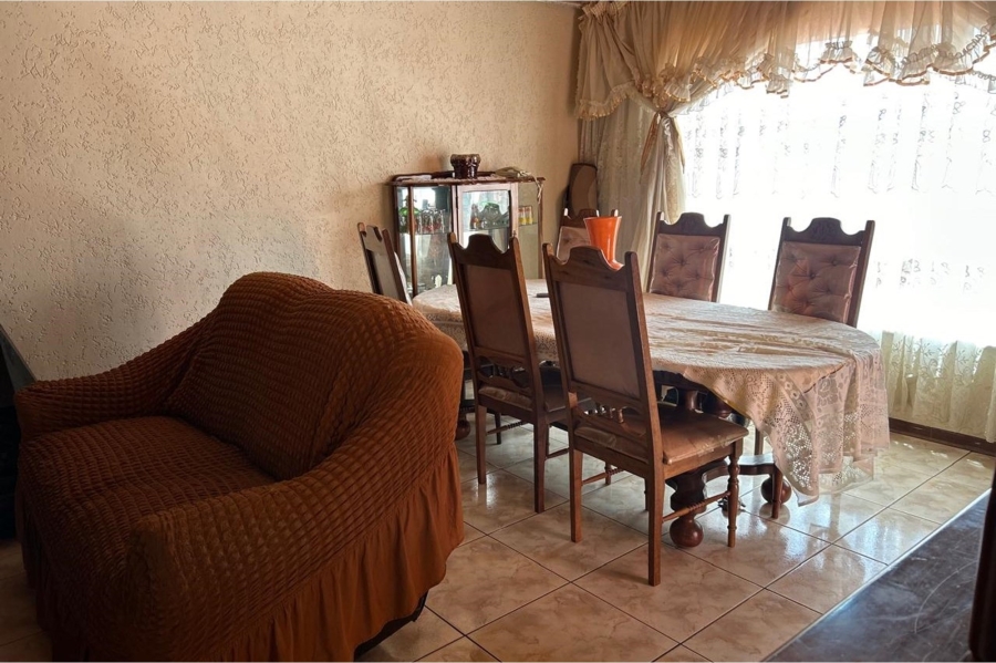 4 Bedroom Property for Sale in Dobsonville Ext 1 Gauteng