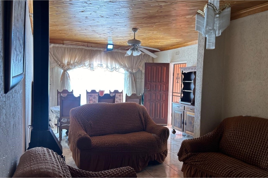 4 Bedroom Property for Sale in Dobsonville Ext 1 Gauteng