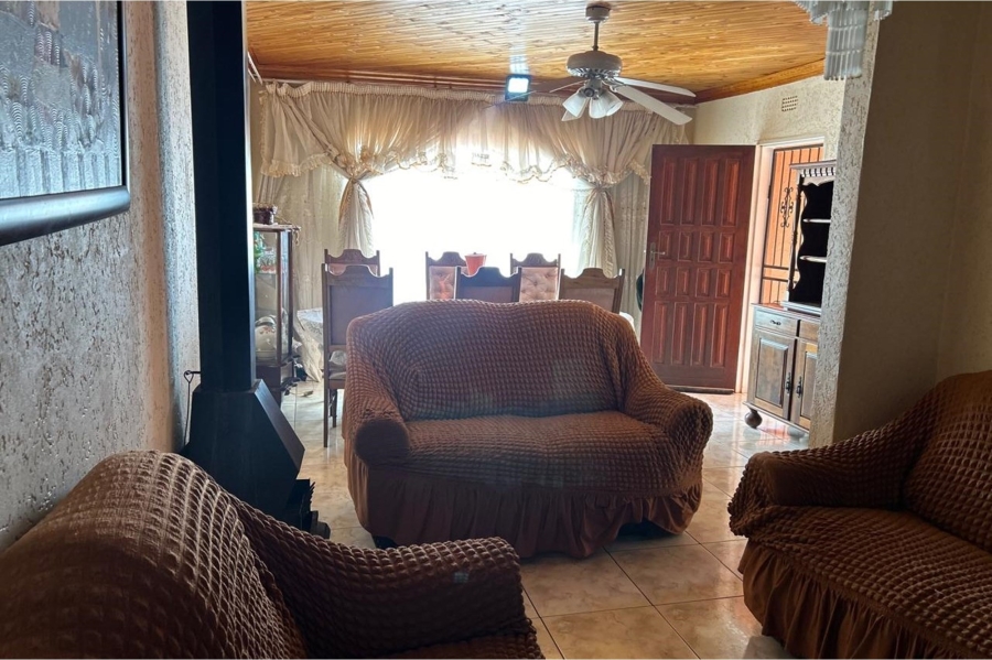 4 Bedroom Property for Sale in Dobsonville Ext 1 Gauteng