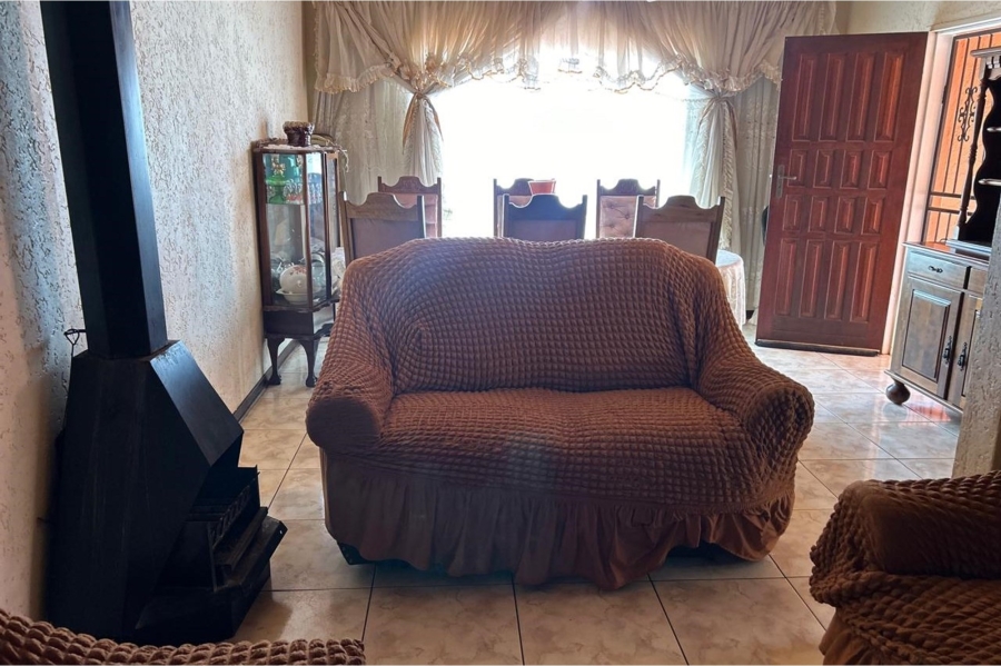 4 Bedroom Property for Sale in Dobsonville Ext 1 Gauteng