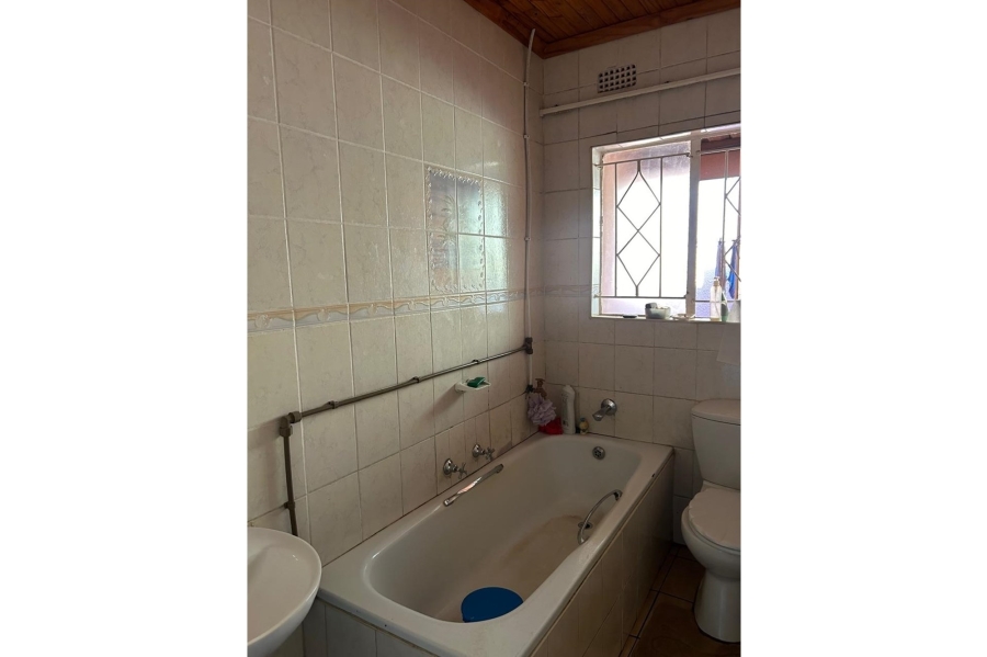 4 Bedroom Property for Sale in Dobsonville Ext 1 Gauteng