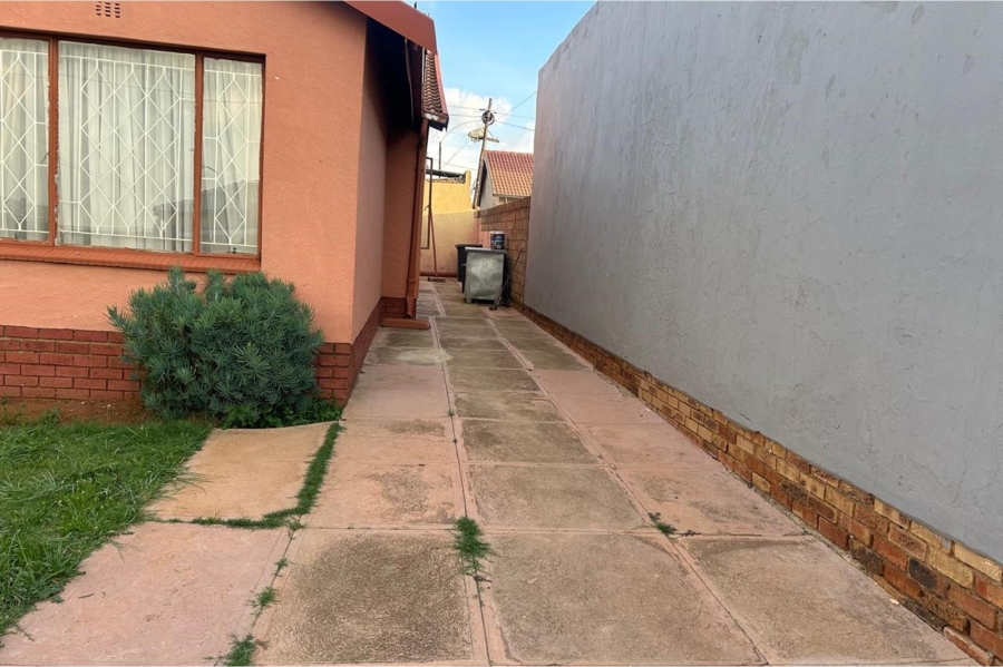 4 Bedroom Property for Sale in Dobsonville Ext 1 Gauteng