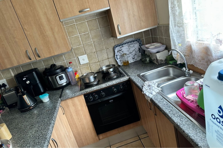 2 Bedroom Property for Sale in Meredale Gauteng