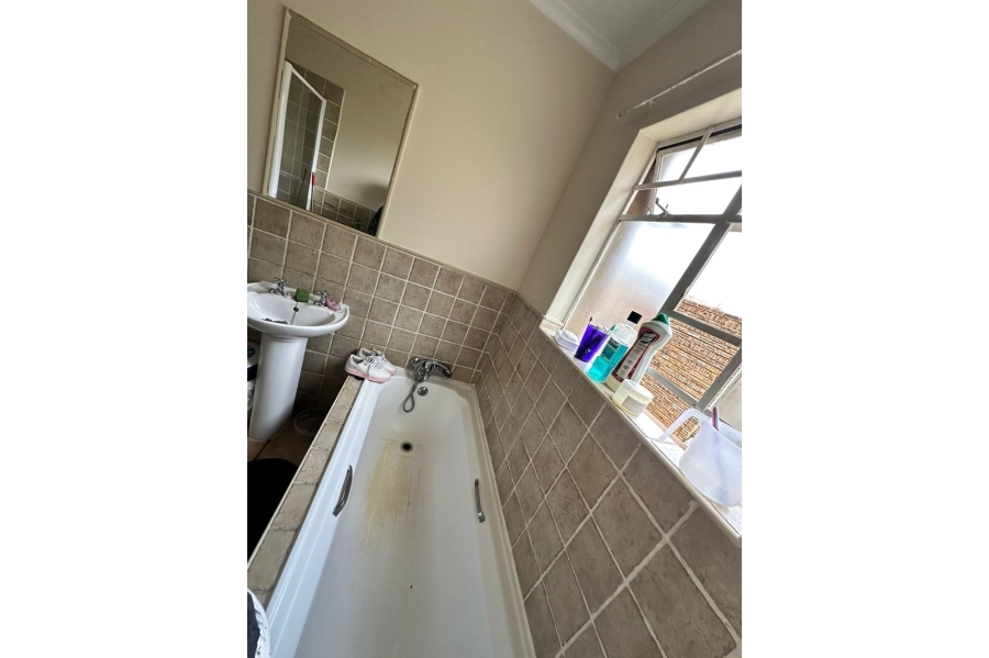2 Bedroom Property for Sale in Meredale Gauteng