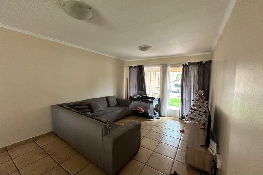 2 Bedroom Property for Sale in Meredale Gauteng