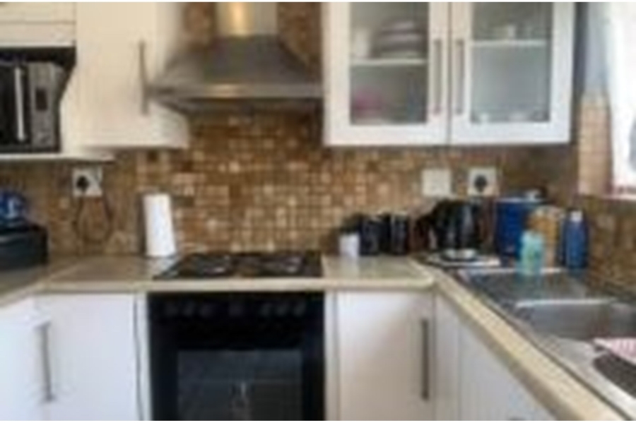 2 Bedroom Property for Sale in Mondeor Gauteng