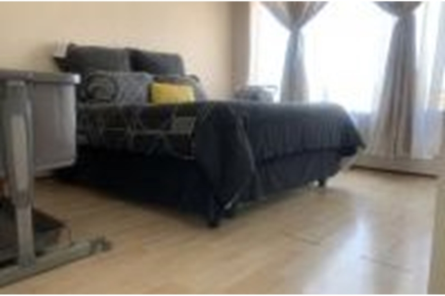 2 Bedroom Property for Sale in Mondeor Gauteng