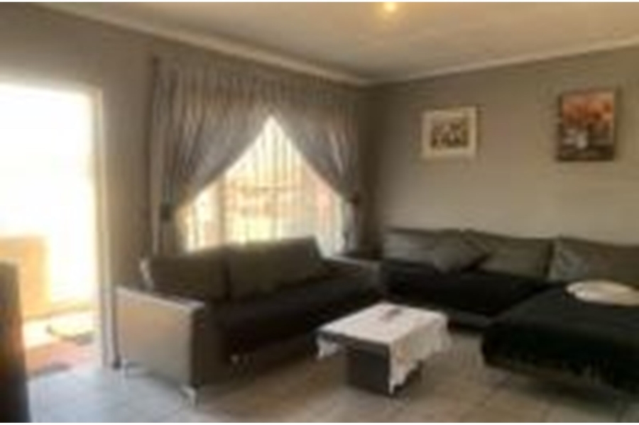 2 Bedroom Property for Sale in Mondeor Gauteng