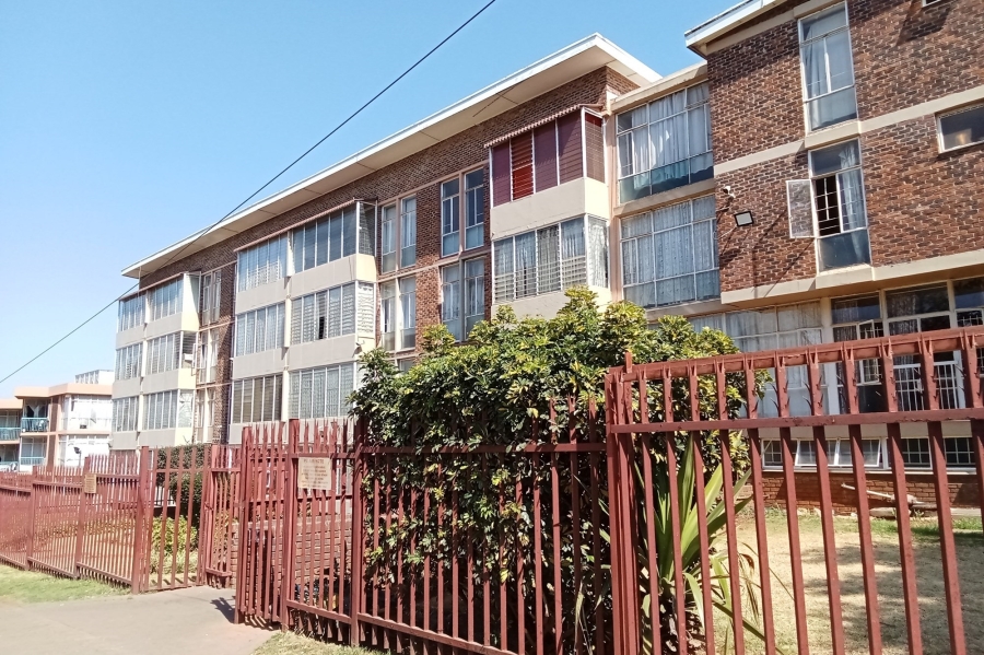 2 Bedroom Property for Sale in Florida Gauteng