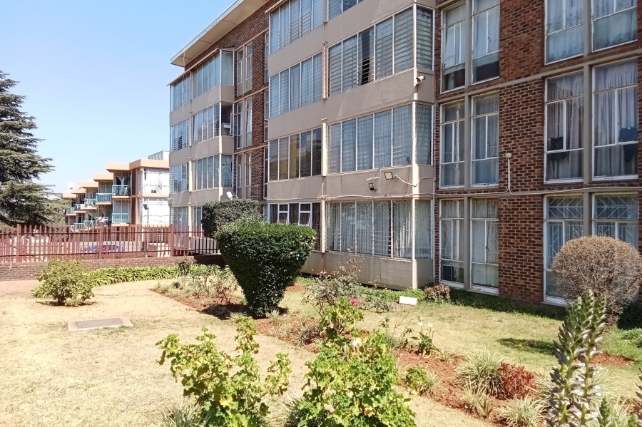 2 Bedroom Property for Sale in Florida Gauteng