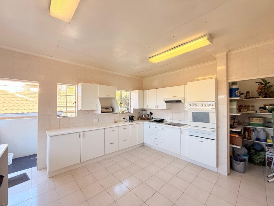 5 Bedroom Property for Sale in Ridgeway Gauteng