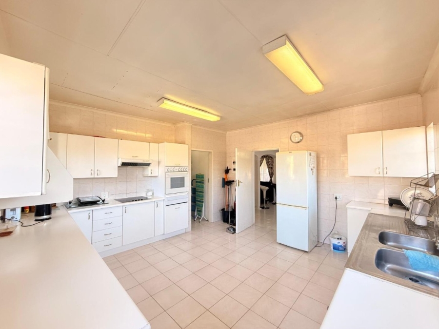 5 Bedroom Property for Sale in Ridgeway Gauteng
