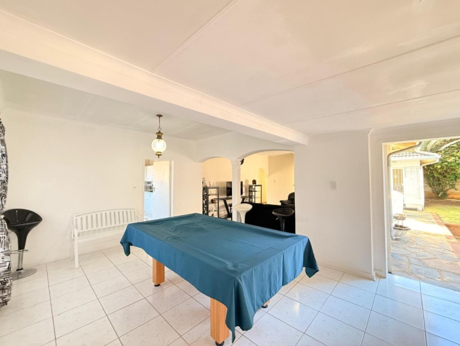 5 Bedroom Property for Sale in Ridgeway Gauteng