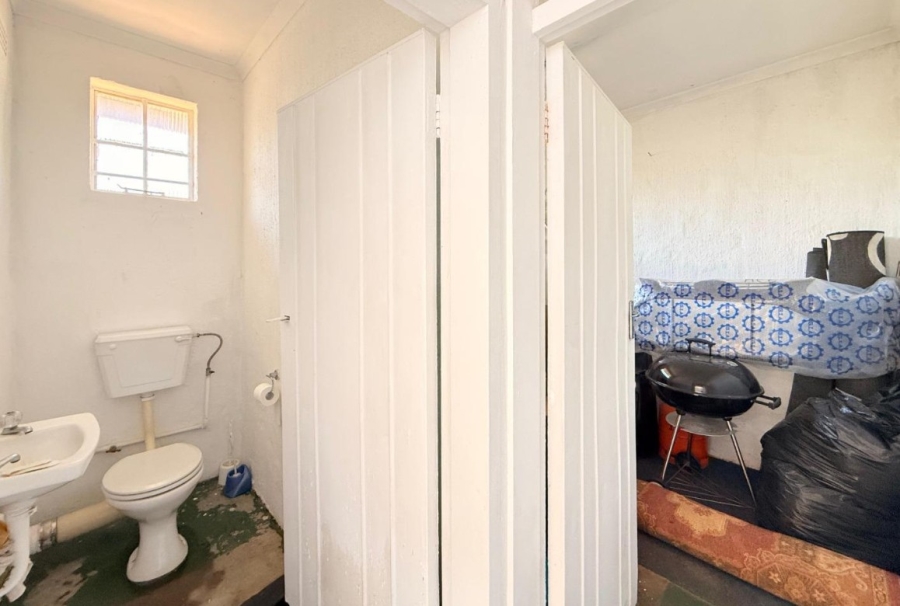 5 Bedroom Property for Sale in Ridgeway Gauteng