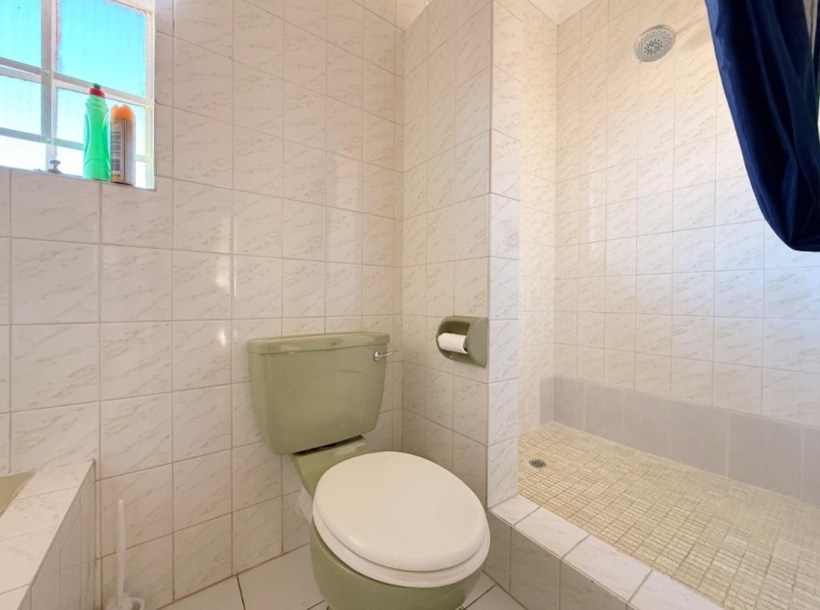 5 Bedroom Property for Sale in Ridgeway Gauteng
