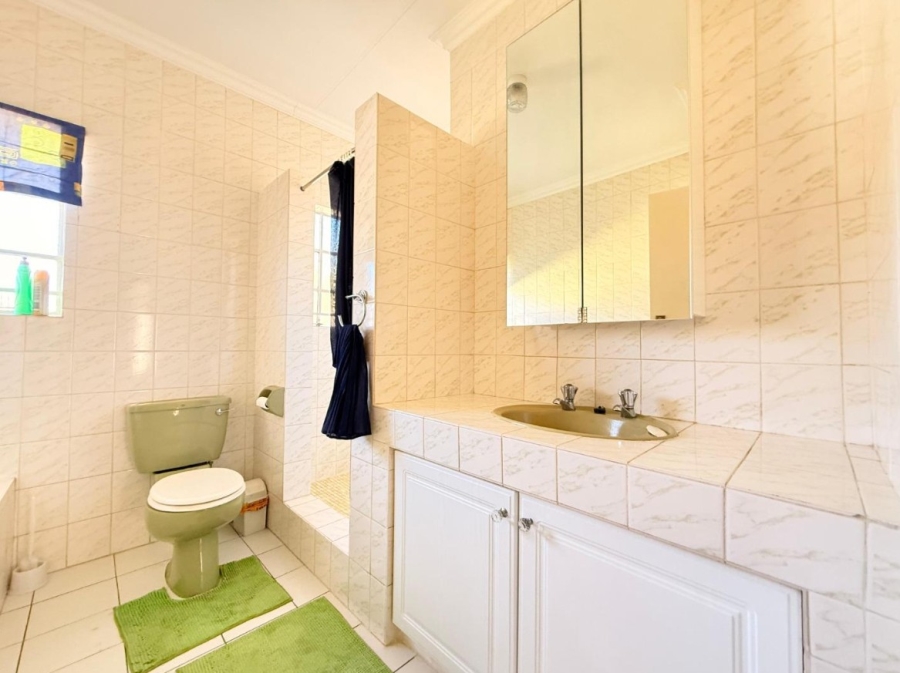 5 Bedroom Property for Sale in Ridgeway Gauteng