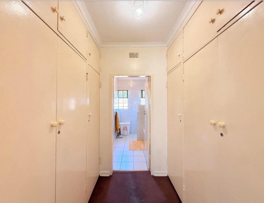 5 Bedroom Property for Sale in Ridgeway Gauteng