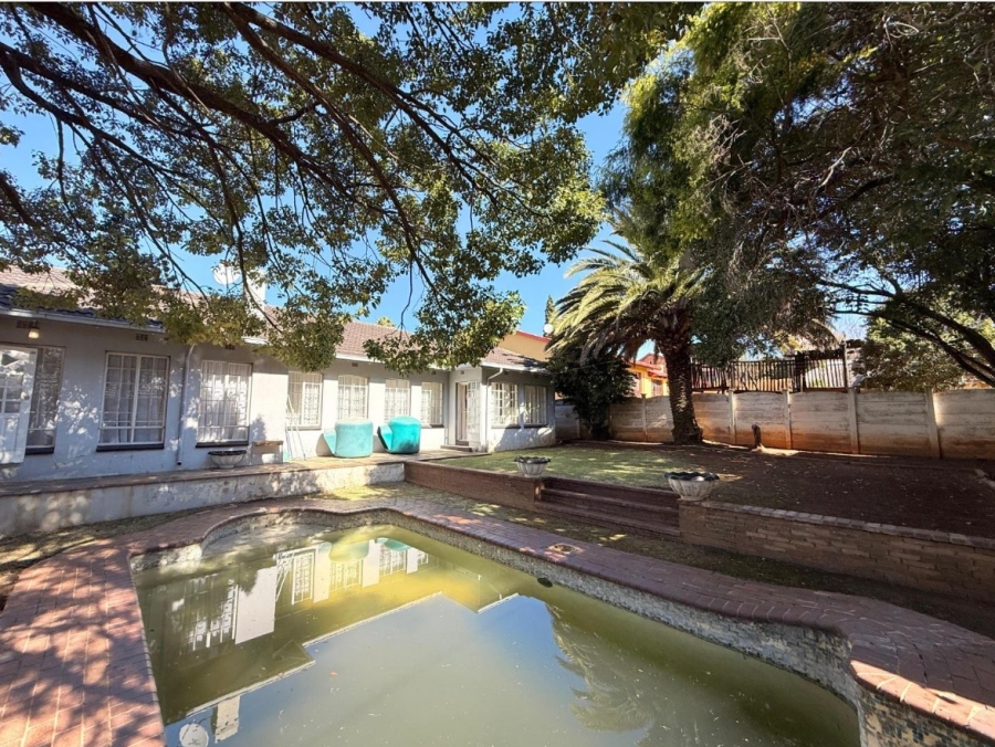 5 Bedroom Property for Sale in Ridgeway Gauteng