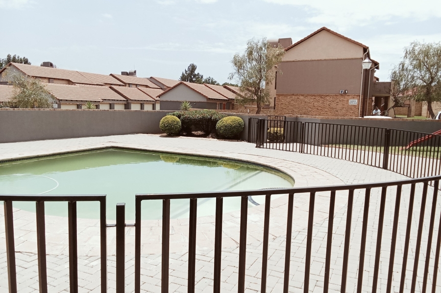 To Let 3 Bedroom Property for Rent in Noordwyk Gauteng