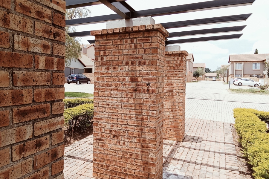 To Let 3 Bedroom Property for Rent in Noordwyk Gauteng