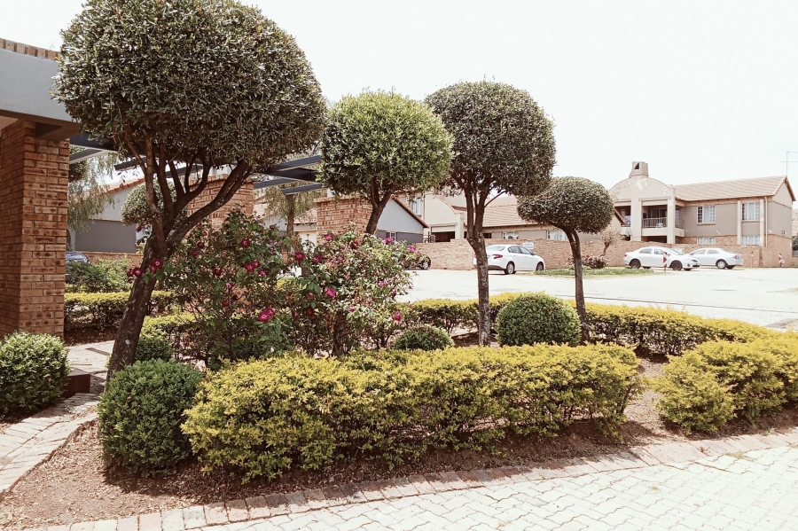 To Let 3 Bedroom Property for Rent in Noordwyk Gauteng