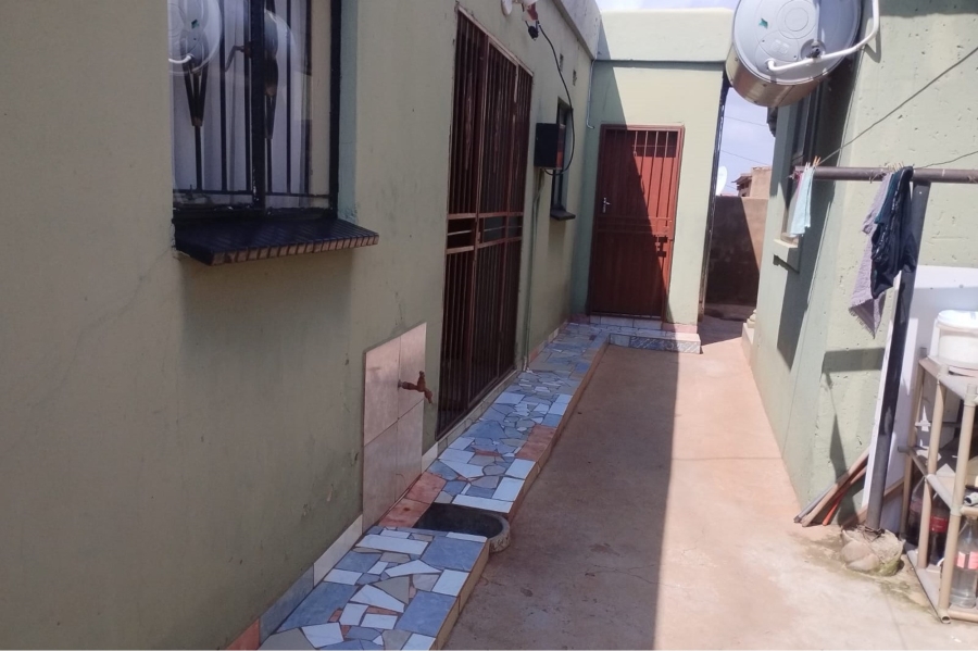 2 Bedroom Property for Sale in Bram Fischerville Gauteng
